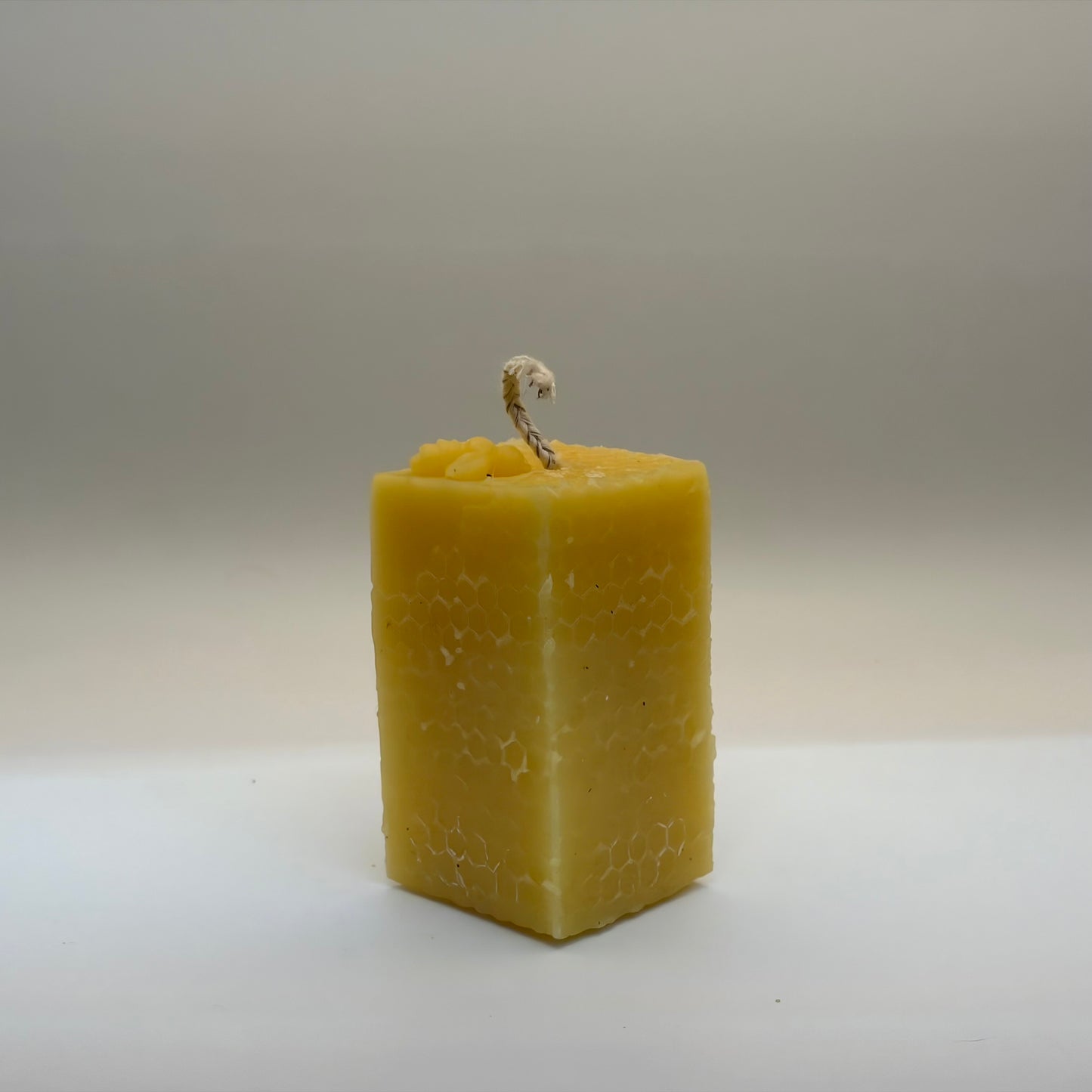 Rectangular Comb W/Bee Candle